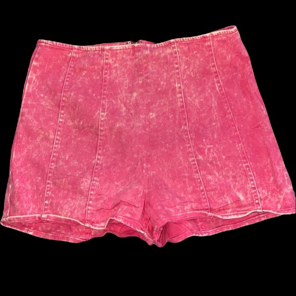 🤸🏾 Fashion Nova 🤸🏾crop top & short set - Picture 2 of 4